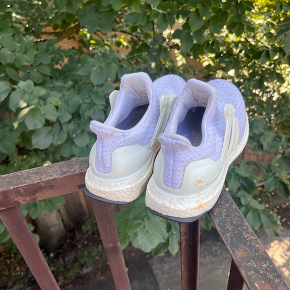 Triple White Adidas Ultraboost - Picture 4 of 4